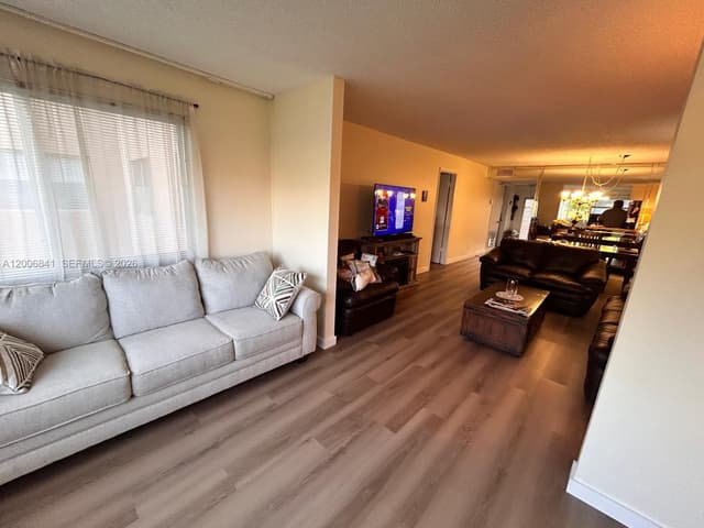 9801 Sunrise Lakes Blvd # 208, Sunrise FL 33322 - Sunrise, FL - Photo 7