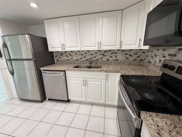 400 Kings Point Dr # 608, Sunny Isles Beach FL 33160 - Sunny Isles Beach, FL - Photo 2
