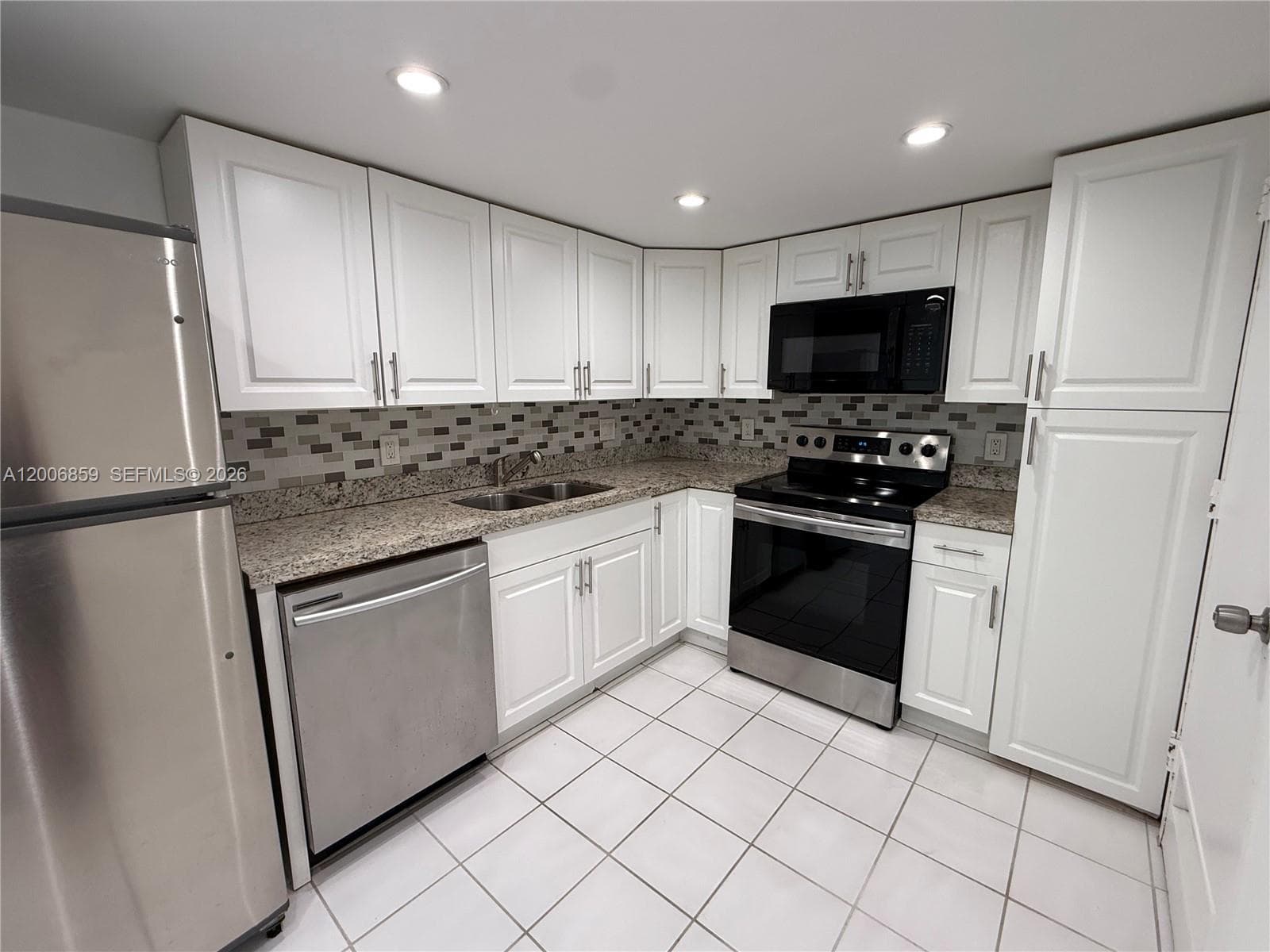 400 Kings Point Dr # 608, Sunny Isles Beach FL 33160 - Sunny Isles Beach, FL - Photo 1