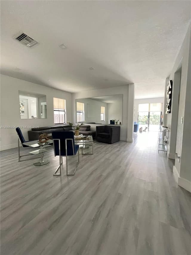 10086 NW 89th Ter, Doral FL 33178 - Doral, FL - Photo 6