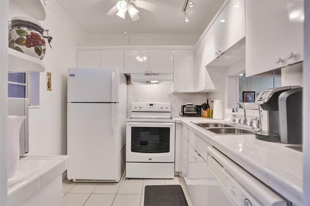 4706 NW 36th Street # 409, Lauderdale Lakes FL 33319 - Lauderdale Lakes, FL - Photo 3