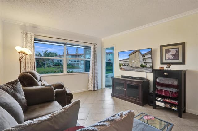 4706 NW 36th Street # 409, Lauderdale Lakes FL 33319 - Lauderdale Lakes, FL - Photo 5