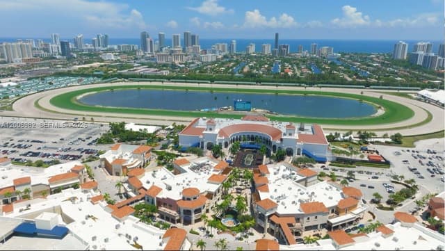 427 Golden Isles Dr # 7J, Hallandale Beach FL 33009 - Hallandale Beach, FL - Photo 2