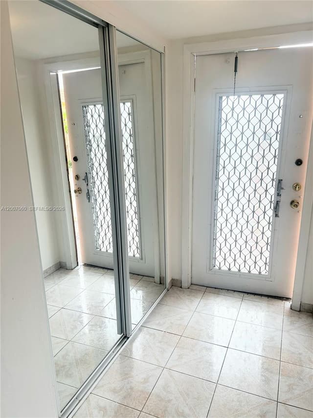 8345 Sunrise Lakes Blvd # 210, Sunrise FL 33322 - Sunrise, FL - Photo 6