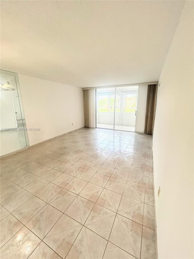 8345 Sunrise Lakes Blvd # 210, Sunrise FL 33322 - Sunrise, FL - Photo 4