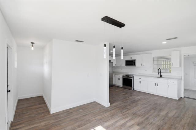 270 SW 10th Avenue, South Bay FL 33493 - South Bay, FL - Photo 6