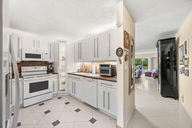 18881 Jolson Avenue # 1, Boca Raton FL 33496 - Boca Raton, FL - Photo 7