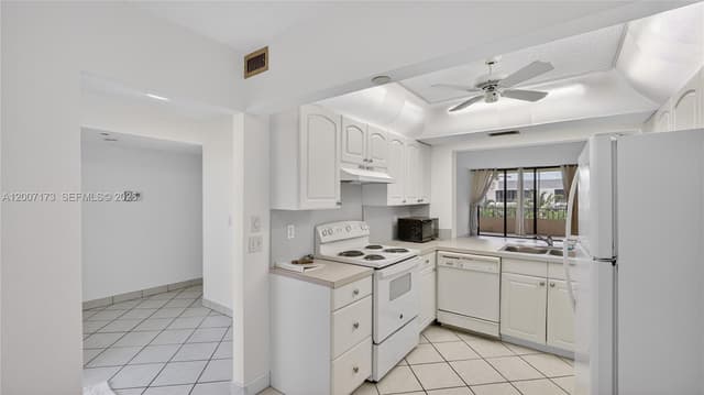 1850 Homewood Blvd # 5010, Delray Beach FL 33445 - Delray Beach, FL - Photo 5