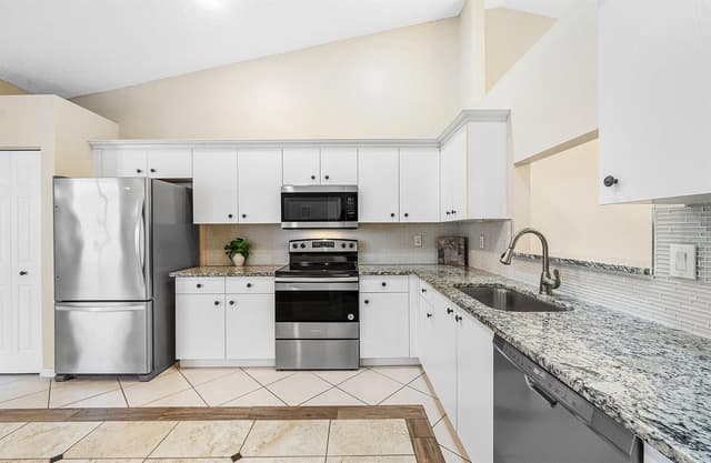6060 Petunia Road, Delray Beach FL 33484 - Delray Beach, FL - Photo 5