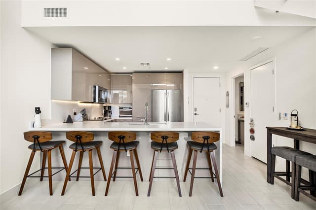 2000 Metropica Way # 216, Sunrise FL 33323 - Sunrise, FL - Photo 3