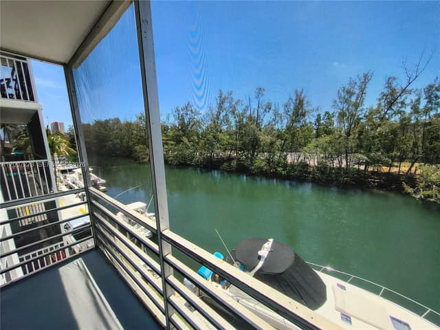 3660 NE 166th St # 302, North Miami Beach FL 33160 - North Miami Beach, FL - Photo 4