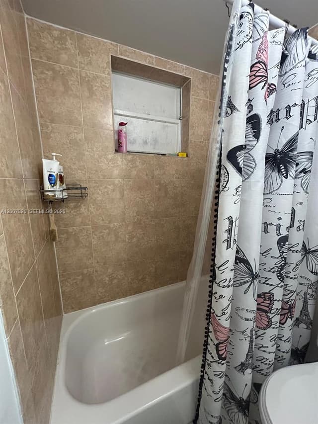 1100 NE 1st Ct # 104, Hallandale Beach FL 33009 - Hallandale Beach, FL - Photo 2