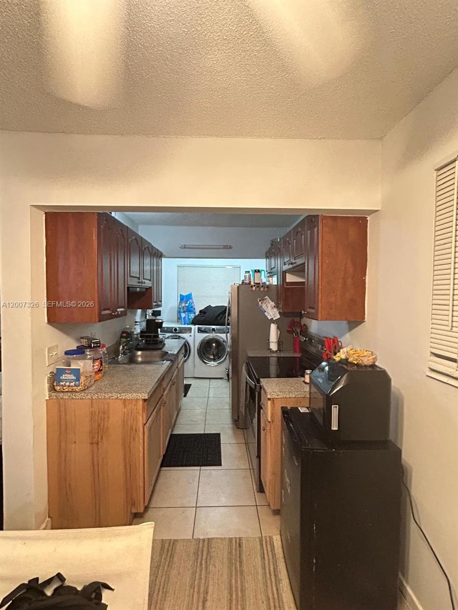 1100 NE 1st Ct # 104, Hallandale Beach FL 33009 - Hallandale Beach, FL - Photo 1