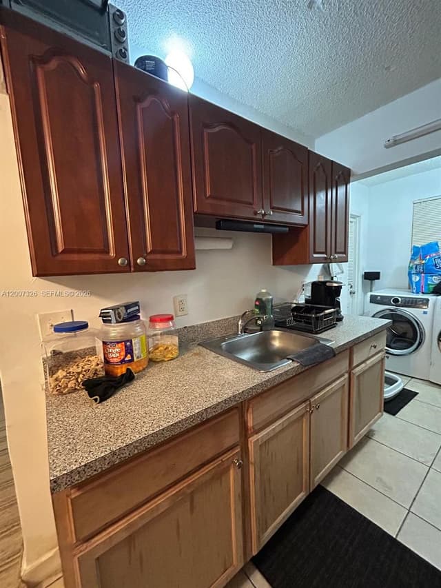 1100 NE 1st Ct # 104, Hallandale Beach FL 33009 - Hallandale Beach, FL - Photo 5