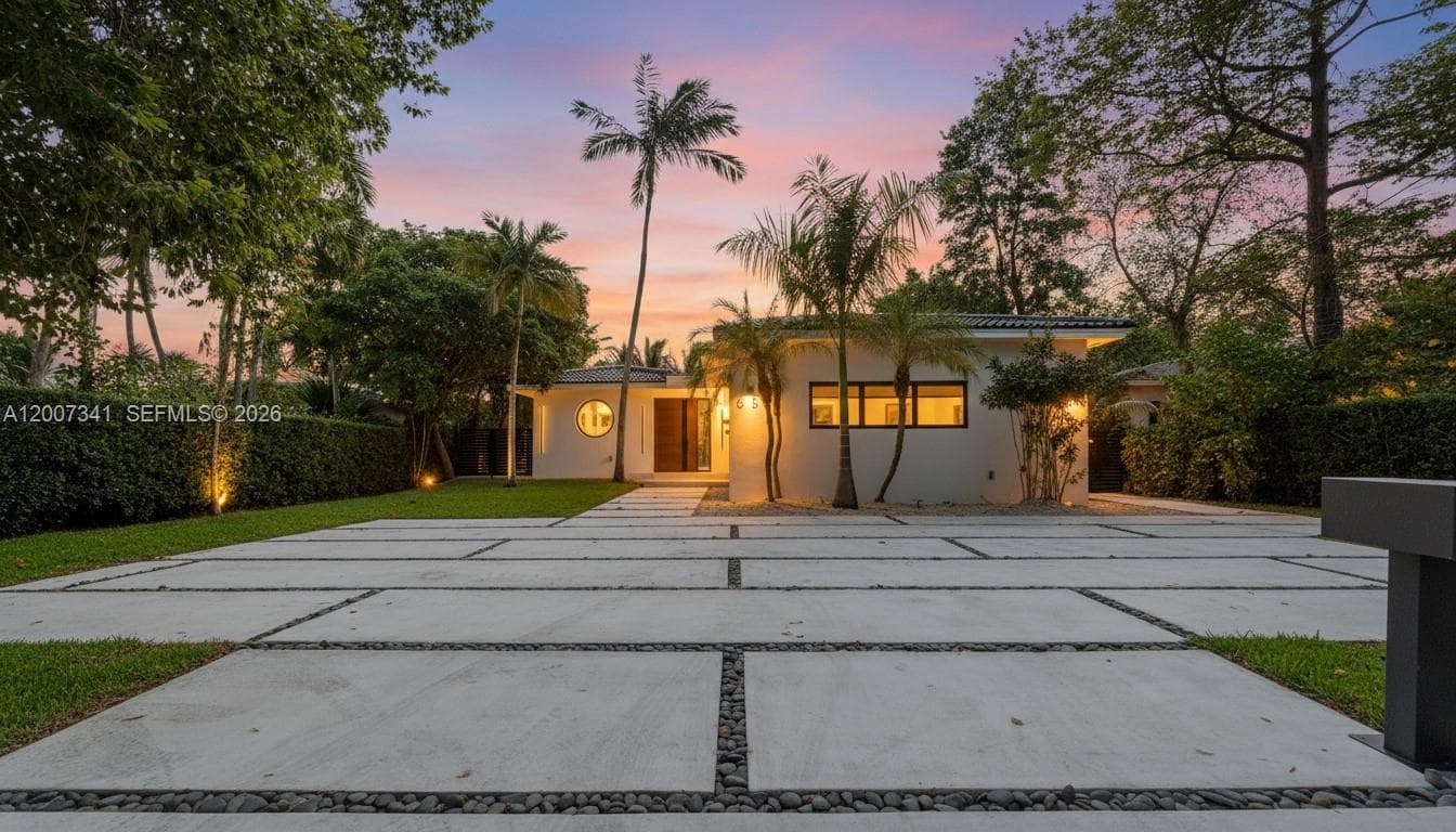 550 S Shore Dr, Miami Beach FL 33141 - Miami Beach, FL - Photo 1