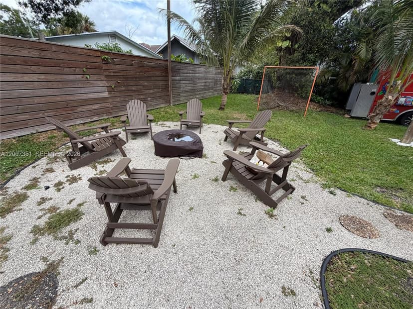 1823 SW 22nd St, Fort Lauderdale FL 33315