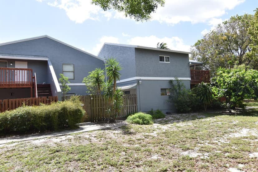 3 Crossings Circle # B, Boynton Beach FL 33435