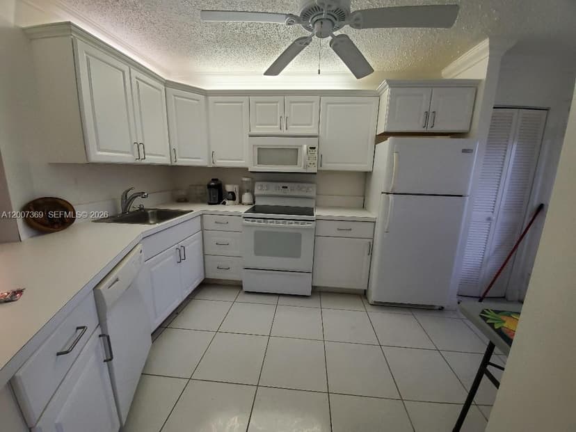 1750 NE 191st St # 1, Miami FL 33179
