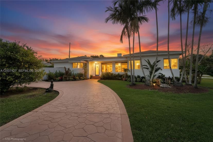 5889 Devonshire Blvd, Miami FL 33155