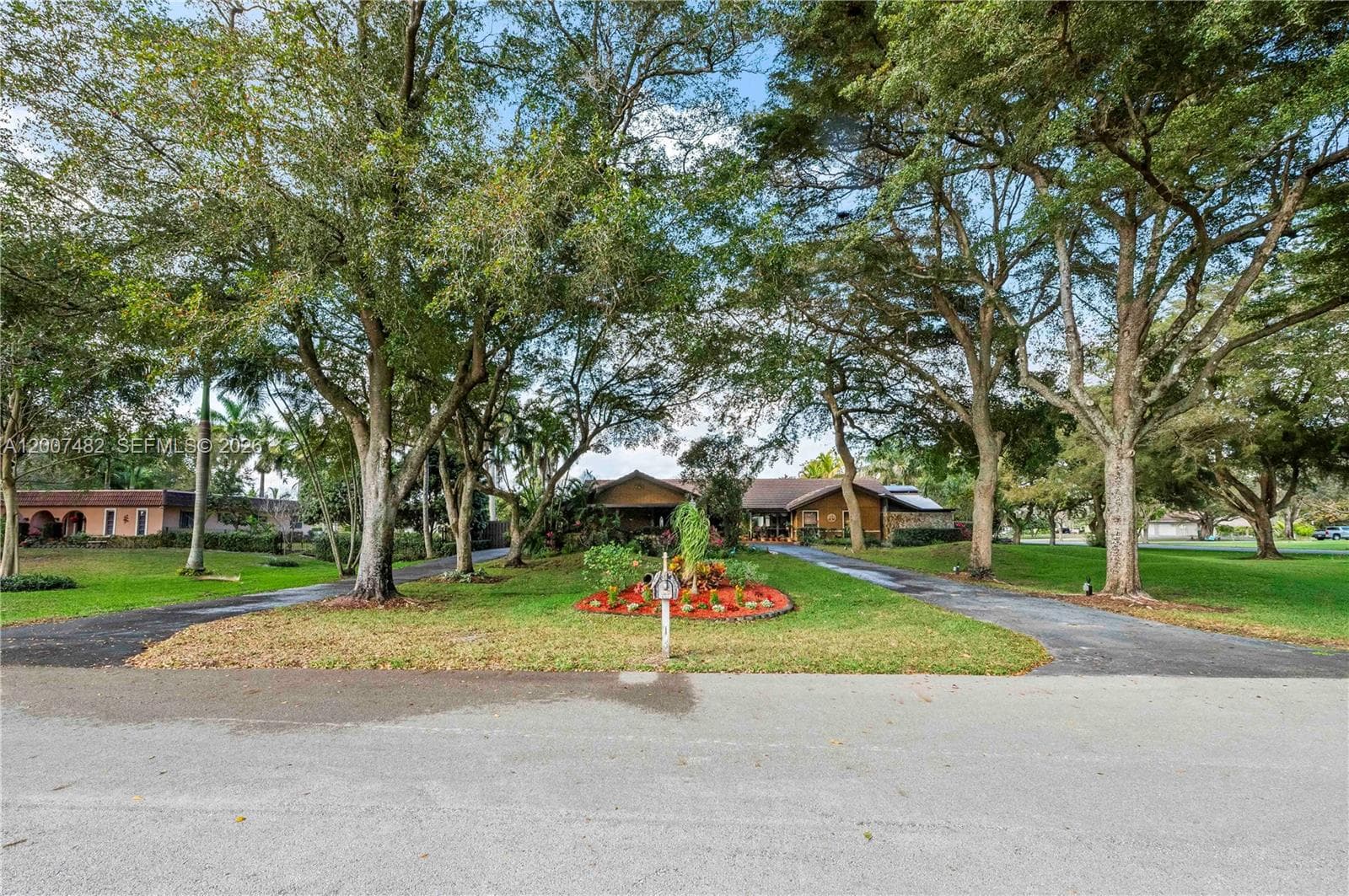 10651 SW 27th St, Davie FL 33328 - Davie, FL - Photo 1