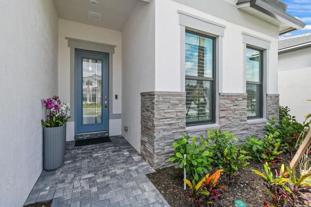 9358 Cape Honey Bee Lane, Lake Worth FL 33467 - Lake Worth, FL - Photo 5