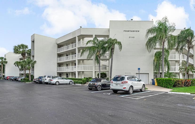 3146 Via Poinciana # 203, Lake Worth FL 33467