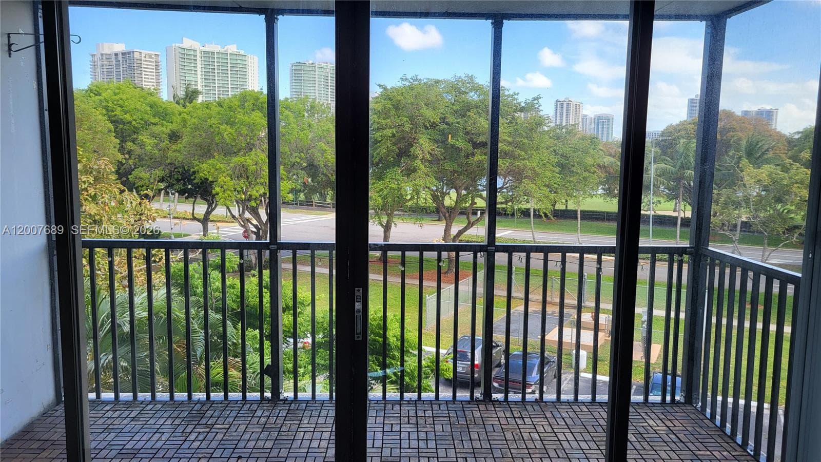 3475 N Country Club Dr # 409, Aventura FL 33180