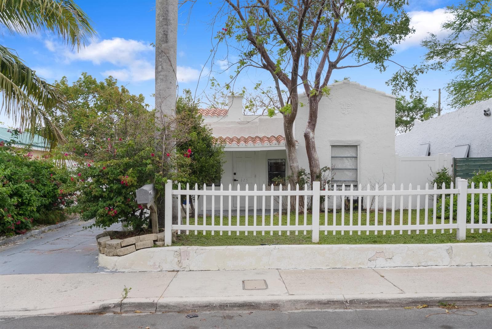 625 Selkirk Street, West Palm Beach FL 33405 - West Palm Beach, FL - Photo 1