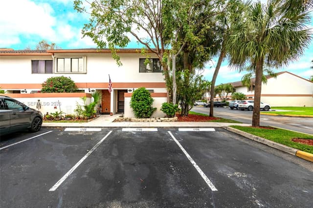 7111 SW 42nd Pl, Davie FL 33314 - Davie, FL - Photo 2