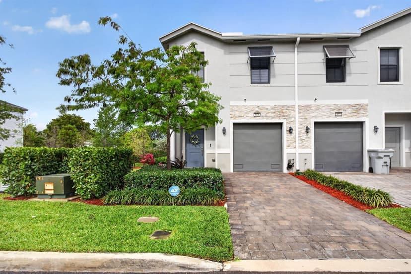873 NW 3rd Way, Pompano Beach FL 33060