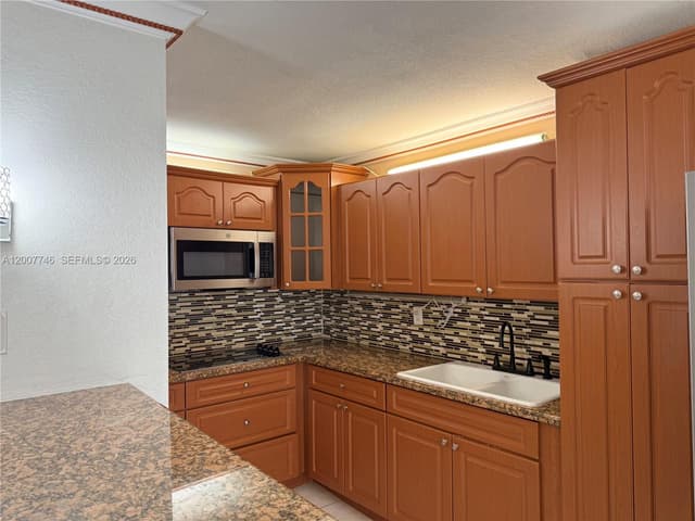 1850 W 56th St # 2404, Hialeah FL 33012 - Hialeah, FL - Photo 4