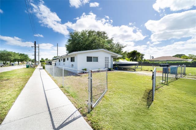 2406 NW 67th St, Miami FL 33147 - Miami, FL - Photo 7