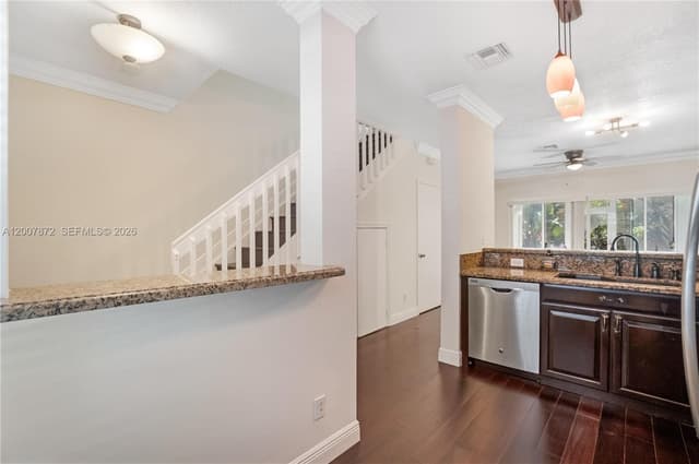 716 SW 122nd Ave, Pembroke Pines FL 33025 - Pembroke Pines, FL - Photo 3