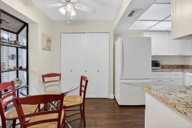 5021 Oakhill Lane # 114, Delray Beach FL 33484 - Delray Beach, FL - Photo 4