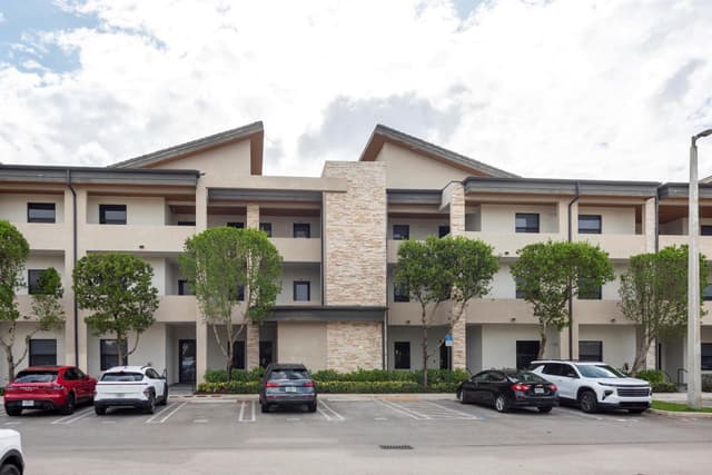 7925 NW 104th Avenue # 24, Doral FL 33178 - Doral, FL - Photo 3