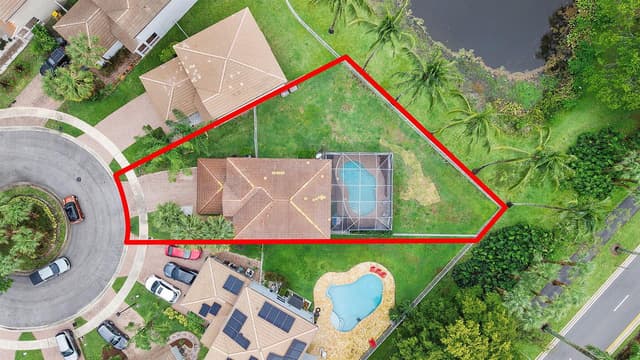 5120 Crescent Moon Drive, FL 33463 - Photo 2
