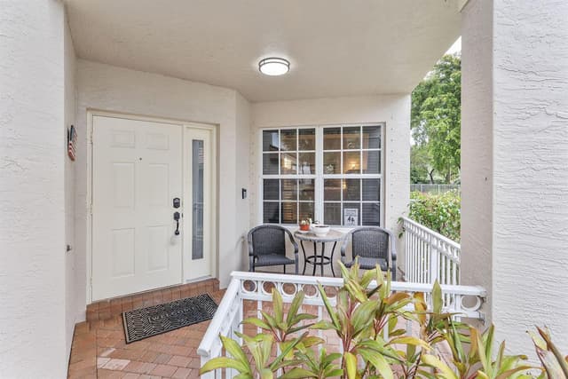 5120 Crescent Moon Drive, FL 33463 - Photo 7