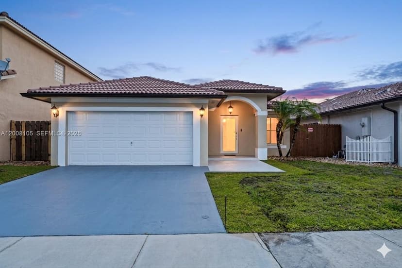 21505 SW 89th Path, Cutler Bay FL 33189