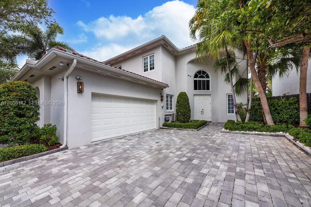 3949 194th Ln, Sunny Isles Beach FL 33160