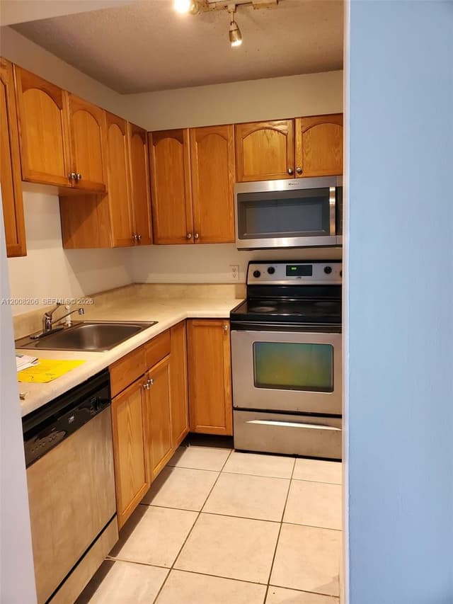 1154 Coral Club Dr # 1154, Coral Springs FL 33071 - Coral Springs, FL - Photo 5