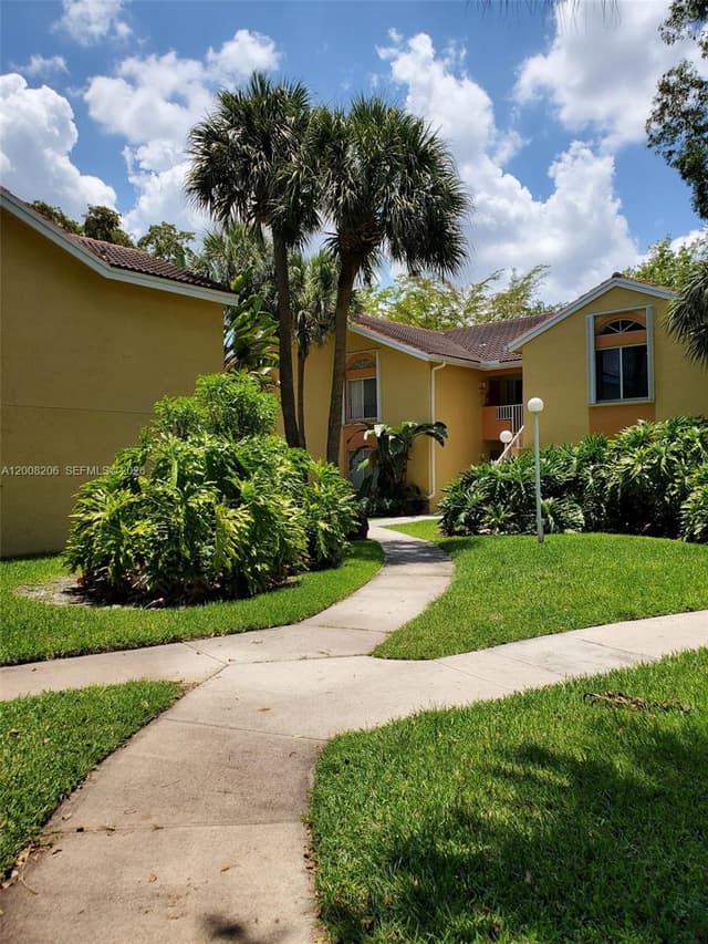 1154 Coral Club Dr # 1154, Coral Springs FL 33071 - Coral Springs, FL - Photo 4