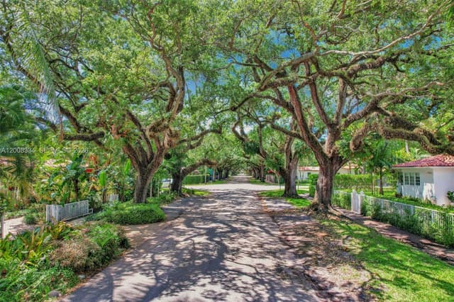 9325 NE 5th Ave, Miami Shores FL 33138 - Miami Shores, FL - Photo 6
