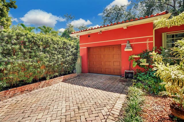 9325 NE 5th Ave, Miami Shores FL 33138 - Miami Shores, FL - Photo 4