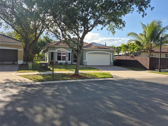 161 SE 22nd Ter, Homestead FL 33033 - Homestead, FL - Photo 2