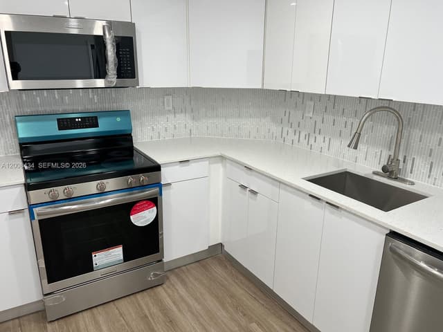 500 Bayview Dr # 1120, Sunny Isles Beach FL 33160 - Sunny Isles Beach, FL - Photo 4