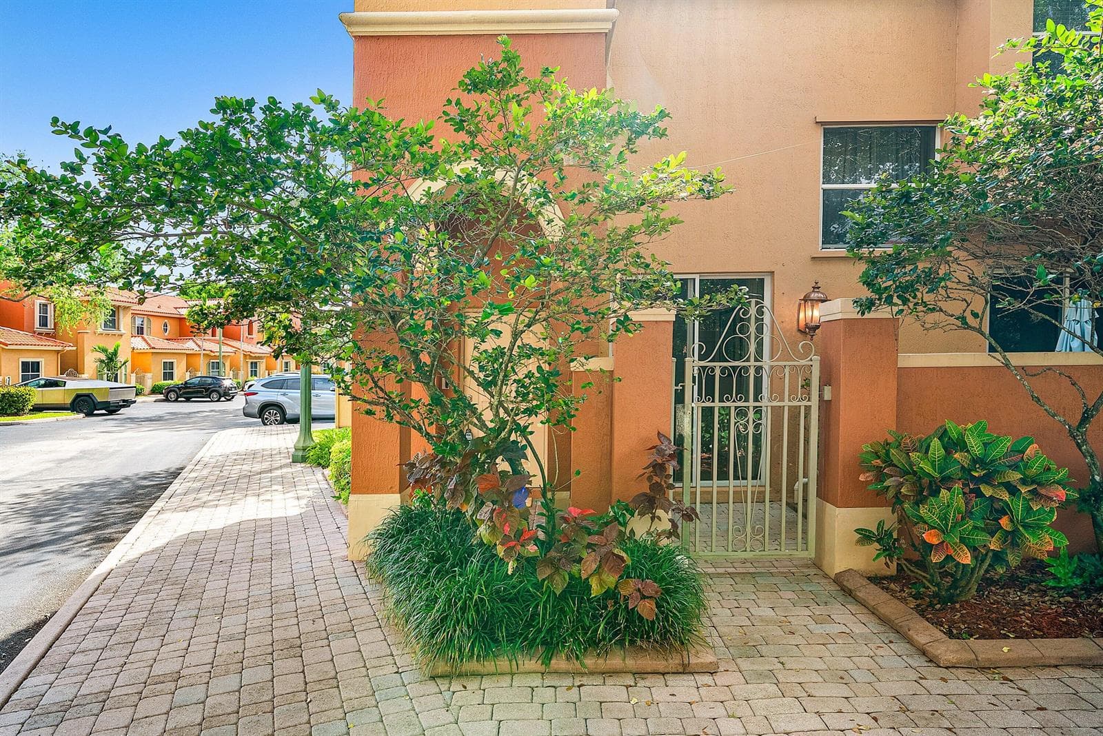 2280 Anchor Court # 2606, Dania Beach FL 33312