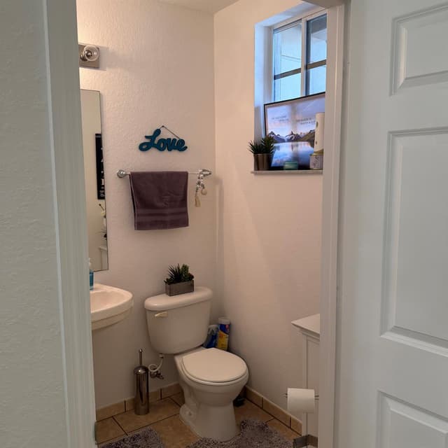 976 Abaco Lane, Riviera Beach FL 33404 - Riviera Beach, FL - Photo 3