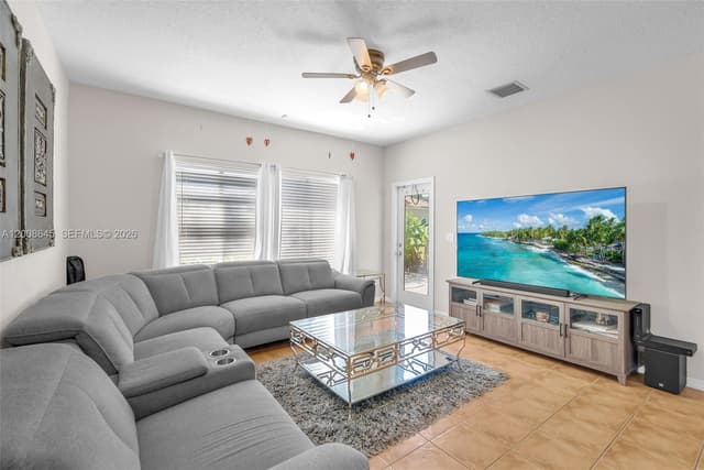 4266 SW 10th Pl, Deerfield Beach FL 33442 - Deerfield Beach, FL - Photo 5