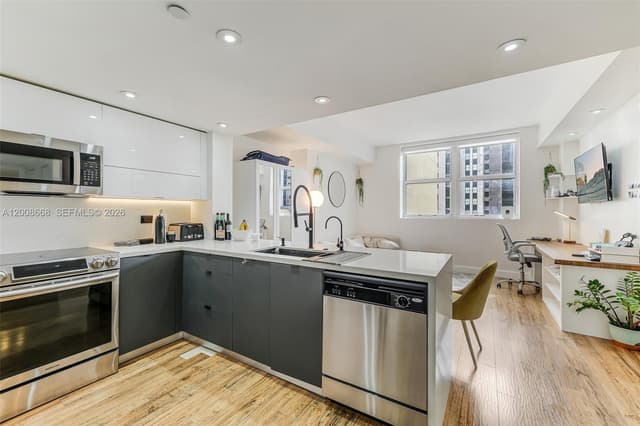 111 E Flagler St # 708, Miami FL 33131 - Miami, FL - Photo 3