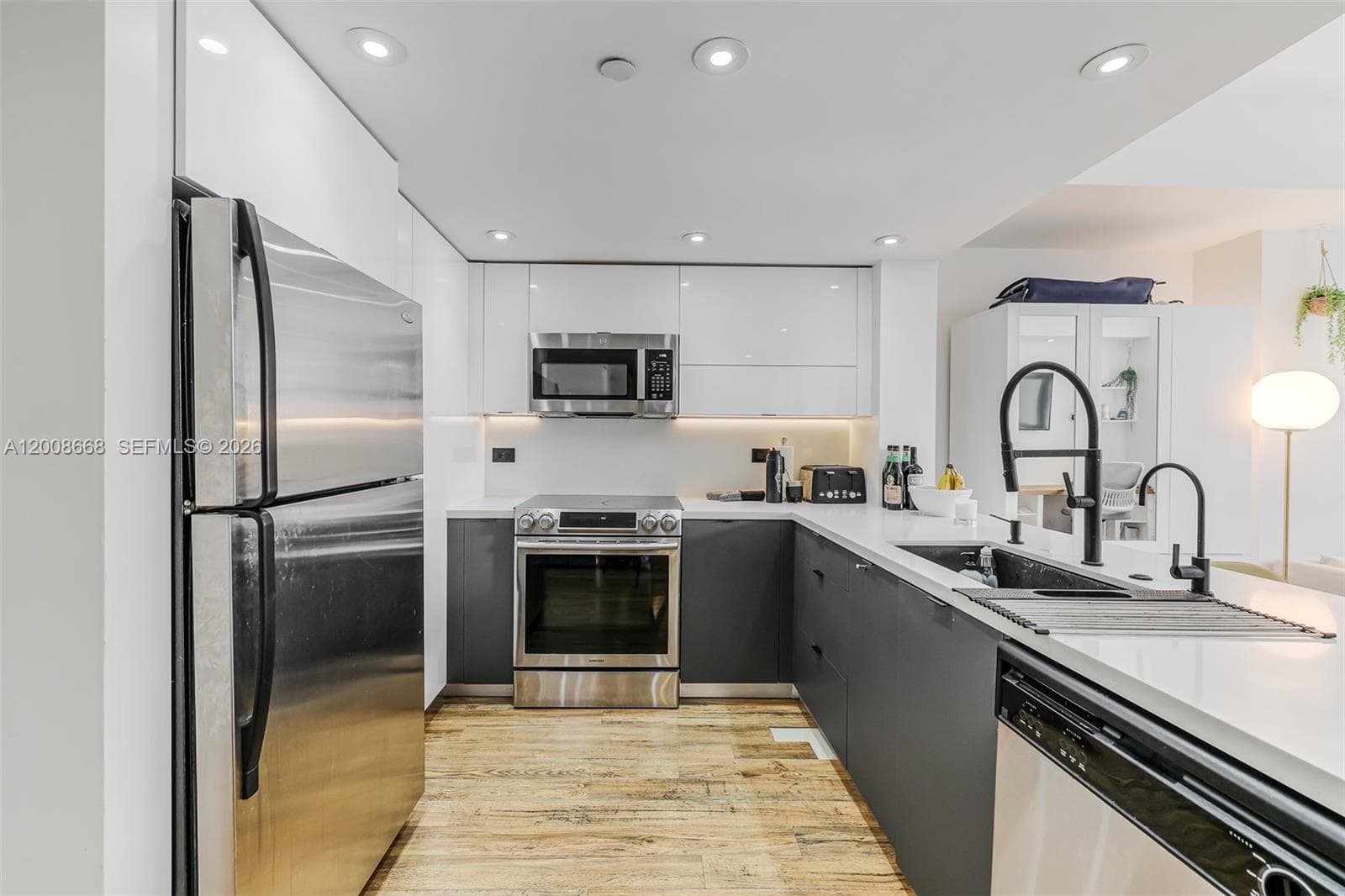 111 E Flagler St # 708, Miami FL 33131 - Miami, FL - Photo 1